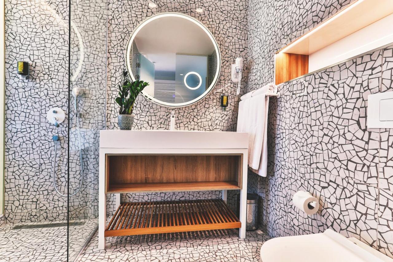 Carine Hotel Kumbor Superior Χέρτσεγκ Νόβι Εξωτερικό φωτογραφία
